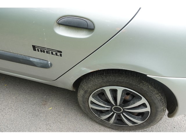 Clio - afbeelding 11 van  19