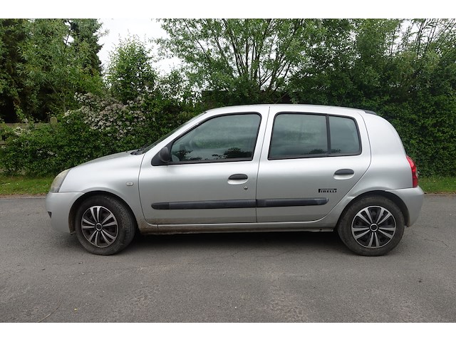 Clio - afbeelding 1 van  19