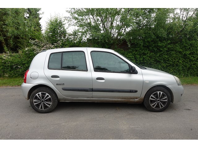 Clio - afbeelding 14 van  19
