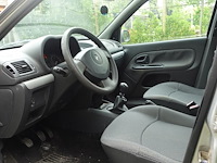 Clio - afbeelding 15 van  19