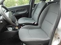 Clio - afbeelding 16 van  19