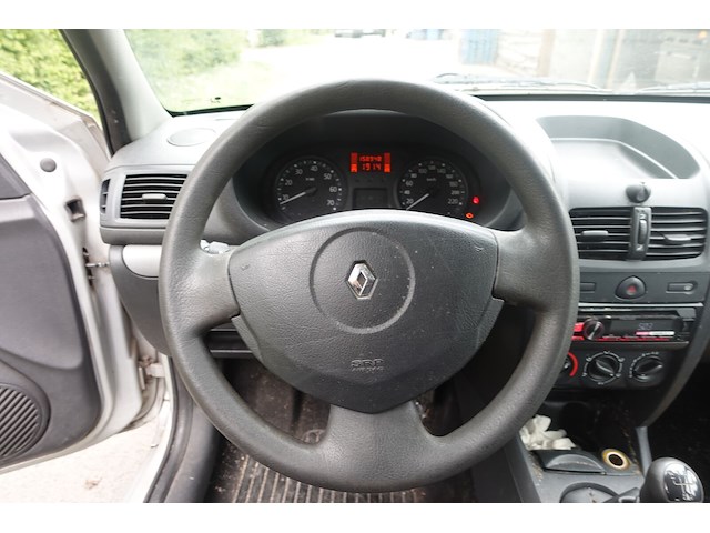 Clio - afbeelding 18 van  19