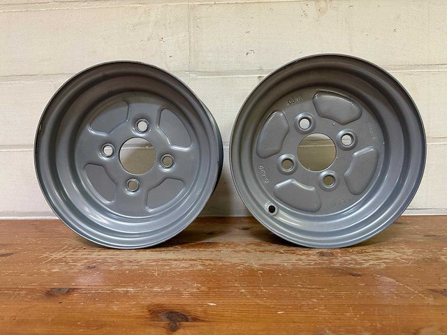 Clm (vermoedelijk) - stalen velgen 8/10 inch (2x) - afbeelding 1 van  9