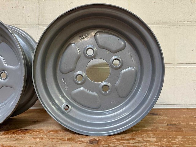 Clm (vermoedelijk) - stalen velgen 8/10 inch (2x) - afbeelding 4 van  9