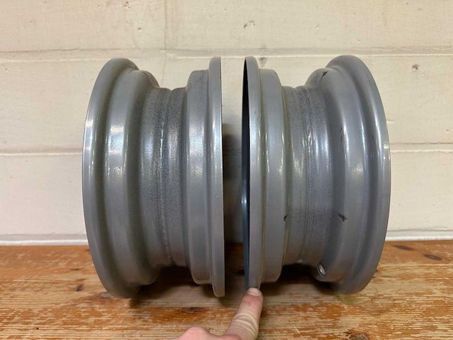 Clm (vermoedelijk) - stalen velgen 8/10 inch (2x) - afbeelding 7 van  9