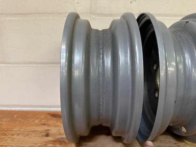 Clm (vermoedelijk) - stalen velgen 8/10 inch (2x) - afbeelding 8 van  9