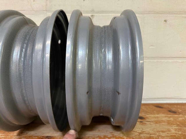Clm (vermoedelijk) - stalen velgen 8/10 inch (2x) - afbeelding 9 van  9