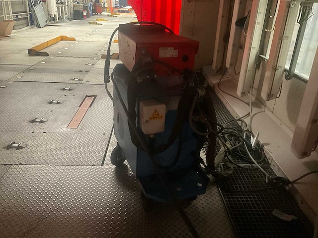 Cloos glc 351-c mobiel mig/mag lasapparaat - afbeelding 10 van  13