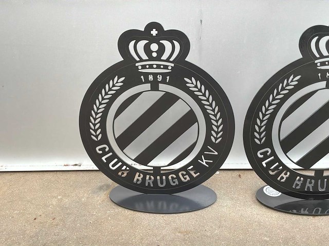 Club brugge gelakt op voet plaatstalen logo’s (2x) - afbeelding 1 van  1