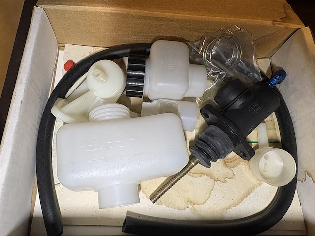 Clutch pump - afbeelding 1 van  4