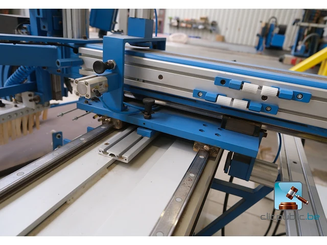 Cnc-bewerkingsmachine - afbeelding 6 van  17