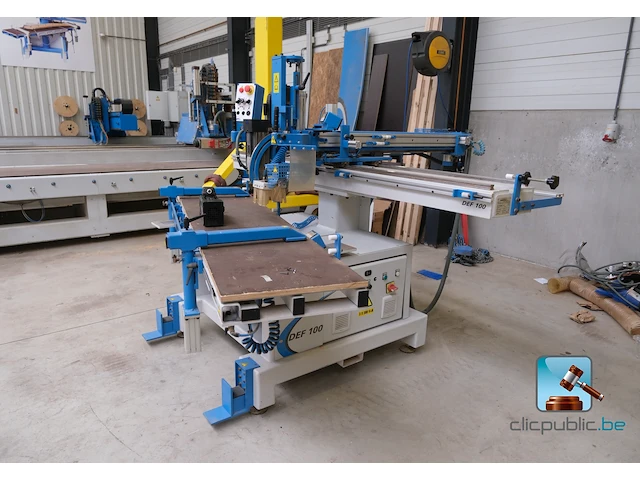 Cnc-bewerkingsmachine - afbeelding 10 van  17