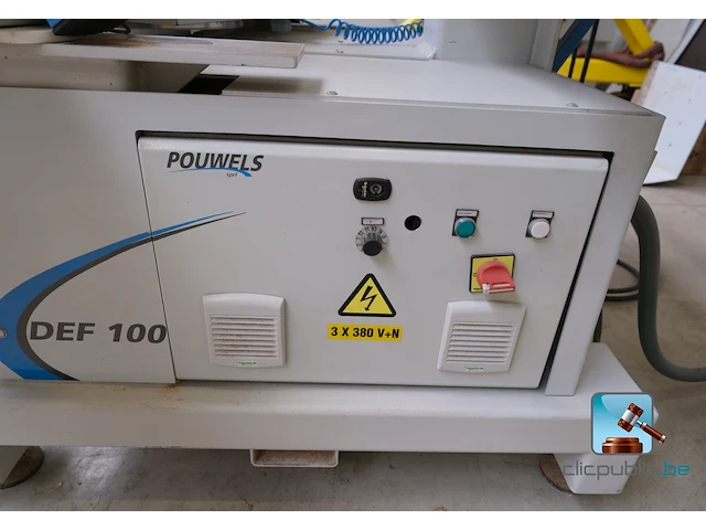 Cnc-bewerkingsmachine - afbeelding 16 van  17