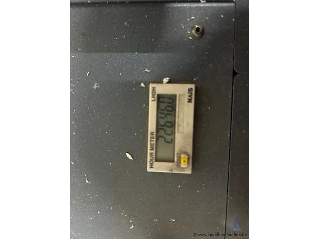 Cnc freesmachine van het merk cosign graphic systems. voorzien van een bedieningspaneel met vacuüm- en stofzuigerfuncties. 22646 werkuren - afbeelding 2 van  5
