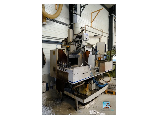 Cnc-freesmachine - afbeelding 12 van  18
