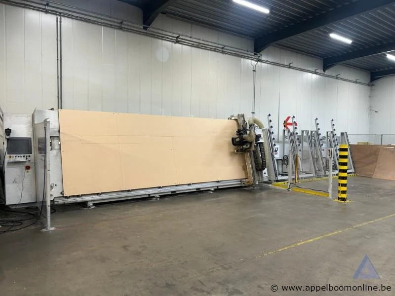 Online veiling van de faling sign & facade - machines
