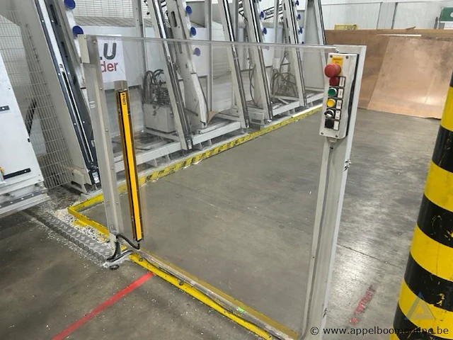 Cnc paneelbewerkingsmachine casadei industria alu ranger 6321, bouwjaar 2017, met een vermogen van 22,0 kw. inclusief diverse snijgereedschappen en gereedschapshouders. - afbeelding 9 van  10