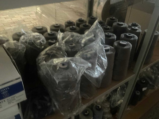 Coats partij garen - afbeelding 1 van  10