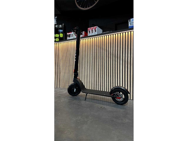 Cobb (nieuw) - e-step - scooter - afbeelding 6 van  6