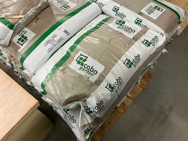 Cobo garden lommelzand 25kg pakken (36x) - afbeelding 2 van  3