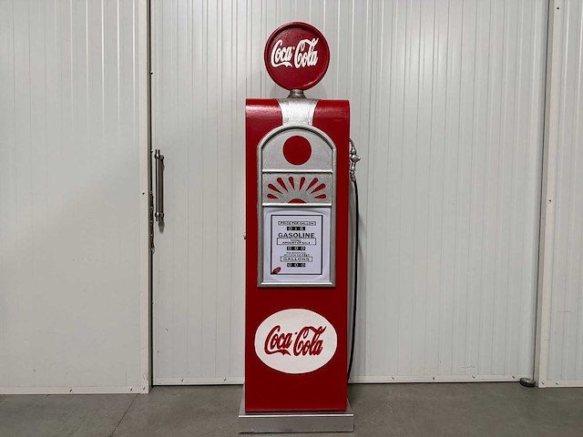 Coca cola - benzinepompkast - afbeelding 1 van  4