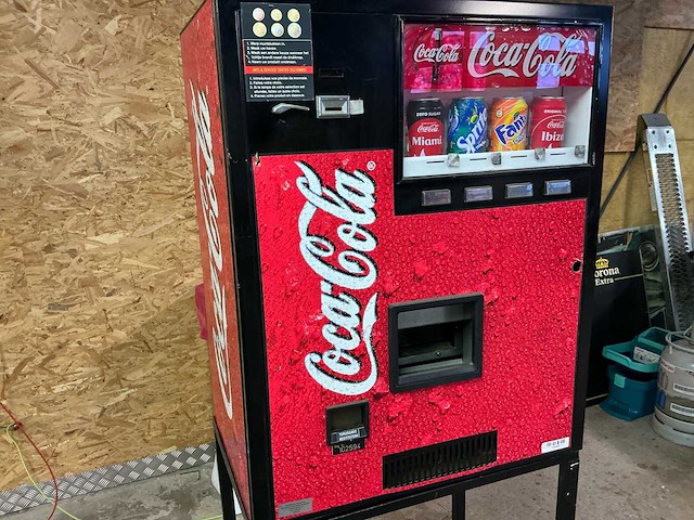 Coca cola verkoopautomaat - afbeelding 3 van  10