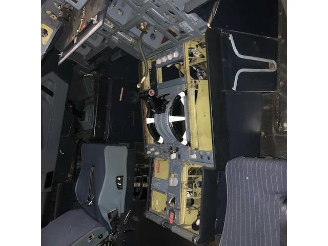 Cockpit airbus (vliegtuig) - afbeelding 3 van  9