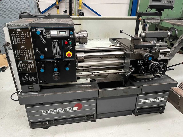 Colchester - master 3250 - universele draaibank - afbeelding 1 van  7