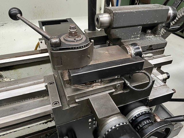 Colchester - master 3250 - universele draaibank - afbeelding 6 van  7