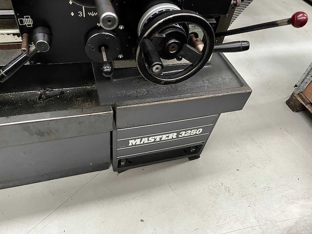 Colchester - master 3250 - universele draaibank - afbeelding 7 van  7