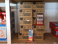 Colgate triple action tandenborstel 6x4x4 (plm 50) - afbeelding 1 van  4