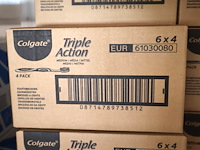 Colgate triple action tandenborstel 6x4x4 (plm 50) - afbeelding 4 van  4