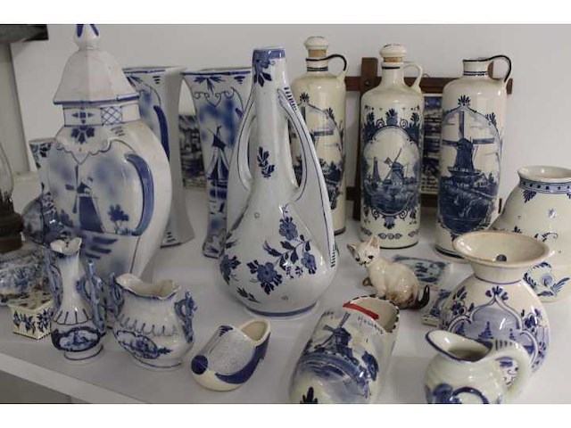 Collectie delfts blauwe beelden - afbeelding 9 van  9
