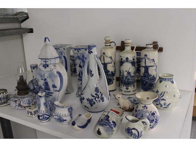 Collectie delfts blauwe beelden - afbeelding 6 van  9