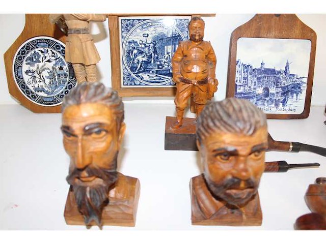 Collectie houten beelden - afbeelding 3 van  6
