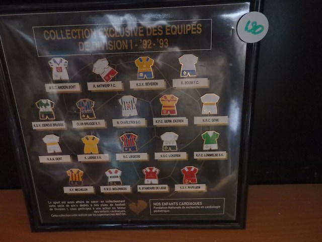 Collectie pins voetbal 1992-93 - afbeelding 1 van  2