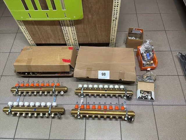 Collector (4x) - afbeelding 1 van  7