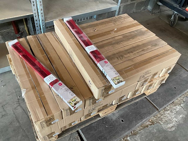 Colours ebira palletdeal luxaflex aluminium multi positions 67 x 10-150cm rood (150x) - afbeelding 1 van  8