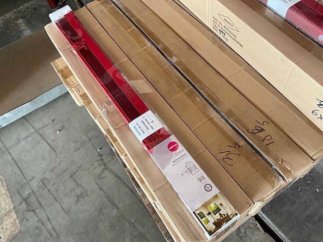 Colours ebira palletdeal luxaflex aluminium multi positions 67 x 10-150cm rood (150x) - afbeelding 4 van  8