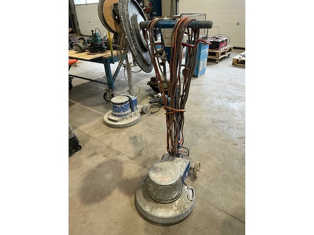 Columbus e400ls industriële vloerschuurmachine - afbeelding 2 van  7