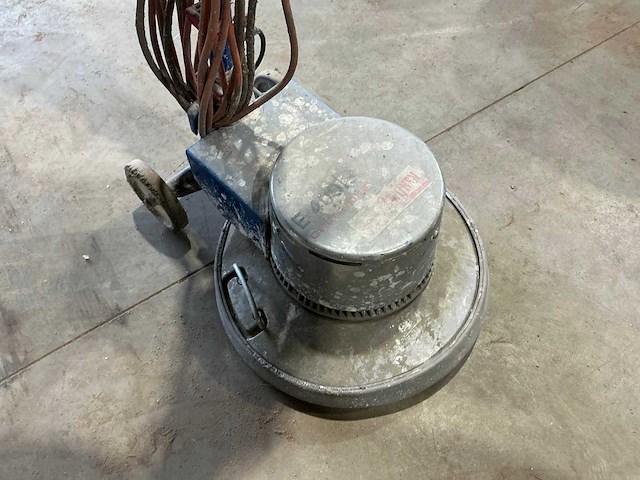 Columbus e400ls industriële vloerschuurmachine - afbeelding 5 van  7