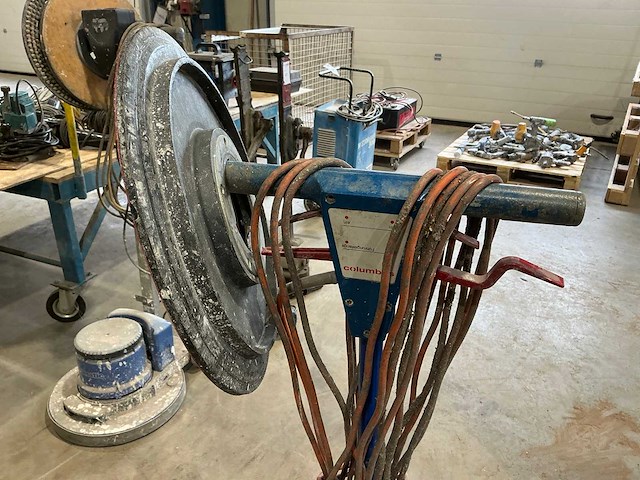 Columbus e400ls industriële vloerschuurmachine - afbeelding 3 van  7
