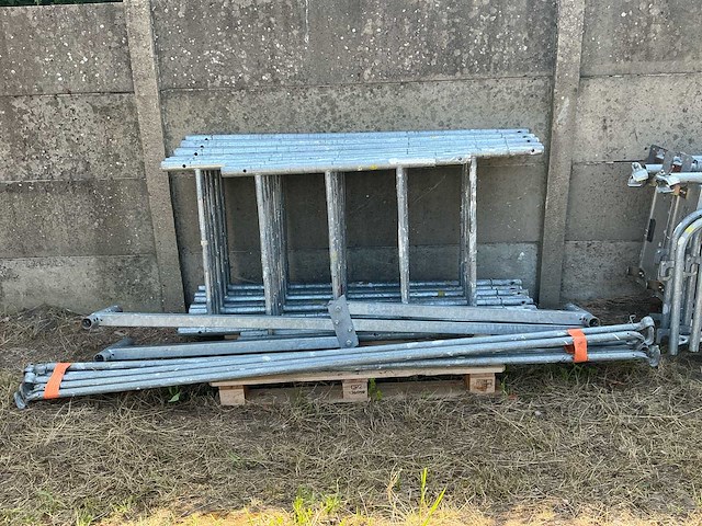 Comabi rolsteiger - afbeelding 2 van  6