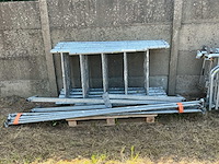 Comabi rolsteiger - afbeelding 2 van  6