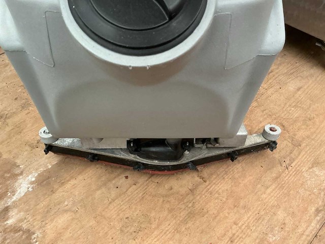 Comac ecolab simpla 45 b schrobzuigmachine - afbeelding 3 van  7