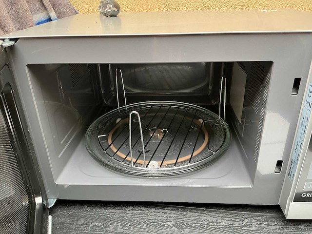 Combi-microgolf en heteluchtgrill - afbeelding 2 van  3