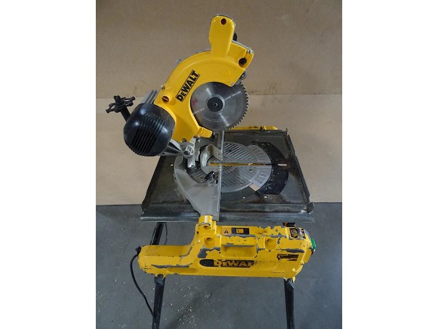 Combi-verstekzaag dewalt - afbeelding 3 van  4