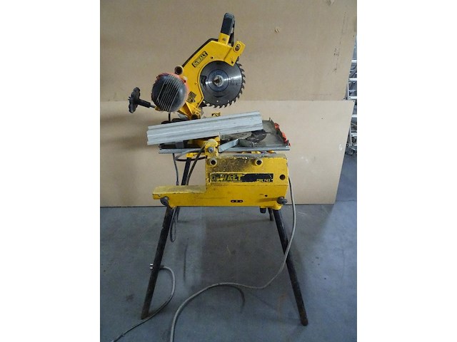 Combi-verstekzaag dewalt - afbeelding 2 van  4