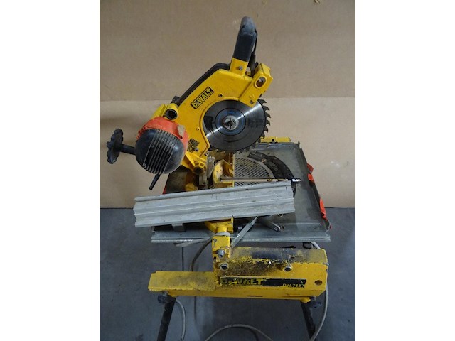 Combi-verstekzaag dewalt - afbeelding 3 van  4