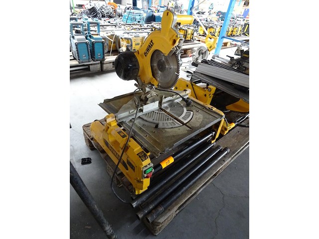 Combi-verstekzaag dewalt - afbeelding 2 van  4